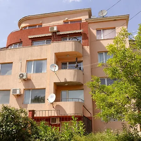 Cozy 1bd In A Relaxing Area In Apartment Varna